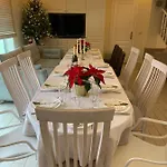 Laurus Apartment