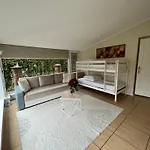 Laurus Apartment *