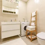 Laurus Apartment